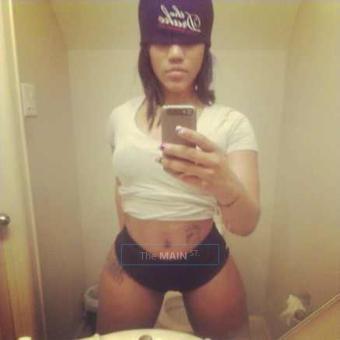 hello guys sexy diamond in town all night moving around spreading the goods., 23