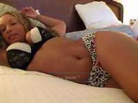 ** PRETTY BLONDE FOR HiRE! ** ____ ** take a peek .... (( BEAUTiFULLy BUiLT !! )), 24