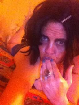 @ last a ReAl woman, genuine mIlF!! 38D, cUrVEY 5"10 , intelligent , sweet, mature, iNdEpEdeNT:), 46