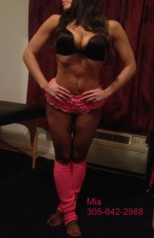 ** Exotic- Stunning- Italian- Girl Next Door- Playful Beauty **ALL NATURAL, 25
