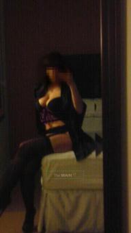 * Long Day? Come Relax w/ a Hot Rub Down by Fun Brunette Bombshell * Available Tonight *, 24