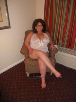 Available right now - Hor Latina with a desire to please, 40