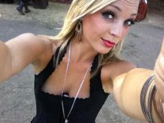New and Visiting. Blonde BOMBSHELL.. Playmate face GIRL NEXTDOOR personality., 23