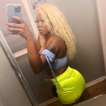 Hi guy I'm sexy ????T S Petite Princess ????im available now, 23