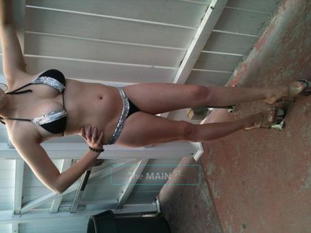 $100 SPECIAL FULL HR. want an AMAZING massage with a AMAZING ENDING call Chelsea 508-317, 23