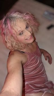 Transsexual hottie available discreet and clean just for you, 38