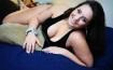 :-UpScaLe-: uNrUsHed:- beAUtiFuL brUneEte :-, 21