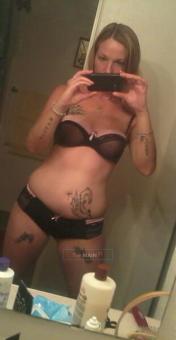 Treat yourself....With me:) Tall, beautiful redhead. Sensual, erotic body rub. AVAILABLE NOW!, 25