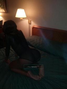 Discreet and Sexy Vixen..Visiting from Florida here til tomorrow only!!, 23