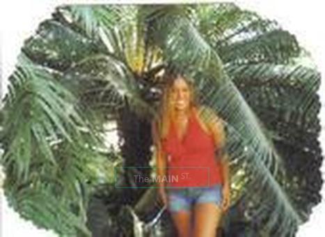****SPECIAL****2 Beautiful Bomb shells what more could you ask for!!!!, 25