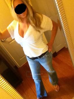 White T-shirt and jeans Beautiful MOM~, 36
