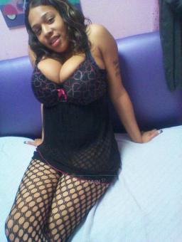 will be passing thru wit my F cups!, 21