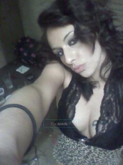 **** Stunning Italian Goddess ****, 25