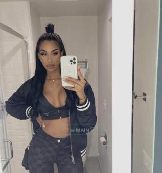 Jackie Stixx ???? Hosting in East New York, 23