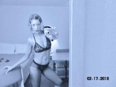 Blonde ------------ Discreet Incall / Outcall SFV,VEN,LA ---------- 24 Hrs ------- Gr8 Massage, 28