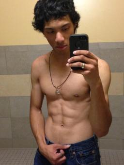 mixed Exotic male in the area willing to travel, 23