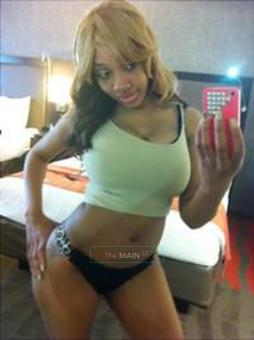 Courney Hazel is in town with het sister but im the best come and see!!!!!!, 22