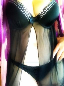 TWO WOMEN & YOU - with a EUROPEAN HOTTIE & a BLOND KUGAR - limited time on Oahu!