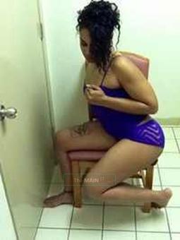 2 Girl Show.. Very Seductive !!., 23