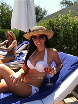 Sexiest Brunette Alive!, 29