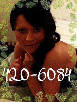 { Miss Molly }, 28