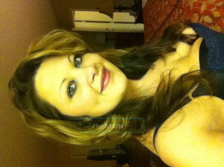 Upscale ladies here..., 32