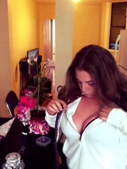 THE GIRL NEXT DOOR ** Thursday 5/23 Special ** OUTCALL ONLY ** This Bunny Loves 2 Rub, 23