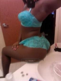 AvAiLaBLe RiGhT NoW â€¢.Â¸â˜…Â¸.â€¢ Sexy Mixed Ebony and Trinidadian Mix â€¢.Â¸â˜…Â¸.â€¢ *2 girl sho, 23