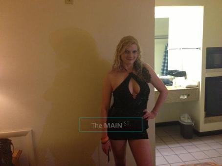 sexy 2 cute ladys here FOR YOUR PLEASURE!!, 24
