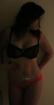 visiting the desert from Hollywood tonight only: athletic, brunette, curvy CMT deep tissue, 32