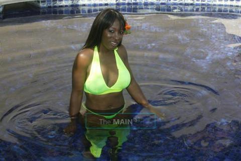 Hi Gents of Mrytle Beach! Traveling I-95? Stop in. Black Beauty! Ebony Hablo poco Espanol, 34