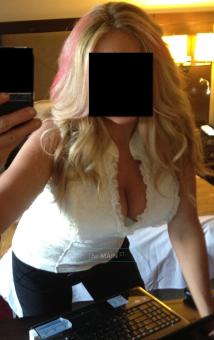 White T-shirt and jeans Beautiful MOM~, 36