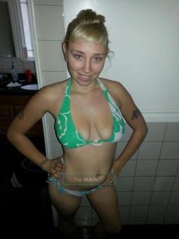 Sweet Sexy blonde with Angel Eyes :)(OUTCALLS ONLY), 21