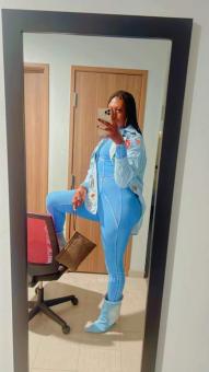It’s the pretty Brown Brown, ?? driving him wild! ??, 24