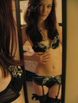 xoxoxo - BRUNNETTE HOTTIE! With a smokin hot body!!! All American babe - xoxoxo, 19