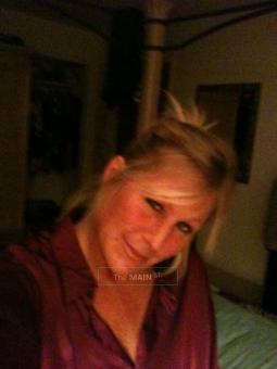 Blondes do have more fun!! Easy Going. Busty, Blonde. call me over Peaches, 35
