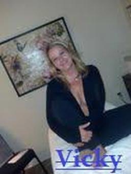 {{ Q~Therapy! }} Just N off i295 REAL AMERICAN CUTIES 4U! Vicky, Amber, Mandy LUNCH SPCL! 434~8428, 28