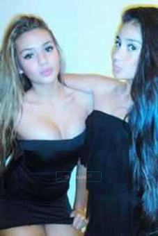 Best >< Two Hott Babes!, 19