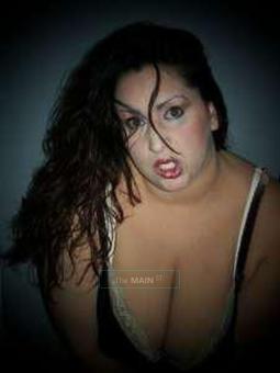 T A L L -N- THICK with killer eyes and BUSTY, 32