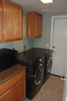450 month Room For Rent all Professional 420 friendly, 40