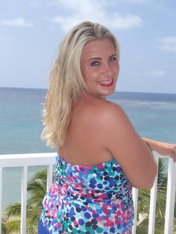 Cynthia, 34