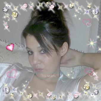 Beautiful brunette, 20