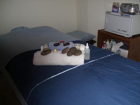 *** LYNN sensual full body rubs / massage/ IN DE *302-272-2062/, 62