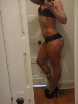 46 & Smokin Hot !!! Take a Peek-100% Real !!!!! ;-), 46