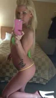 OuTcAlLs EvEr"WeRe SeXy BlOnD, 21