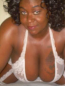 Busty "French Specialist" 40DDD, 37
