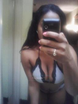 Beautiful Therapist!! April- CMT