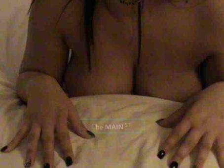 Sexii Italian Viviana is back :) & slso 4 hands available, 23