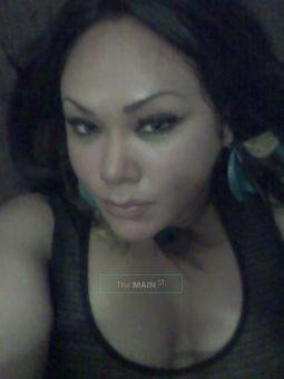 Curvaceous Asian/Spanish Woman, Seeking a Gentlemen, 27