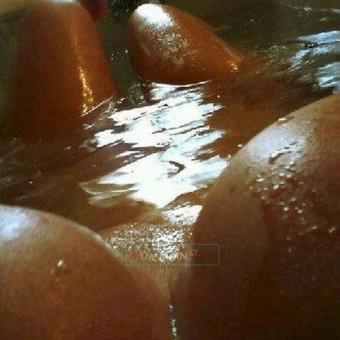 TOPLESS HOT-TUB TUESDAYS! Flat Fee Sessions NEW PIX...Call Italia 786.389.4276, 27
